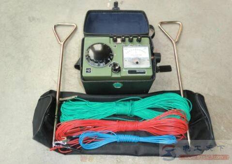 测接地电阻怎么测接地电压,附具体测量步骤