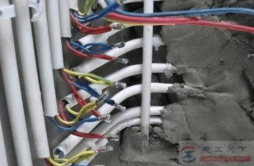 怎么查墙里电线的漏电位置,跟着电工老师傅学查漏电