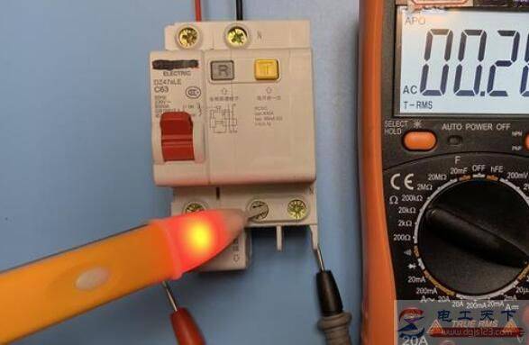 电工教学:用电笔区分火线和零线