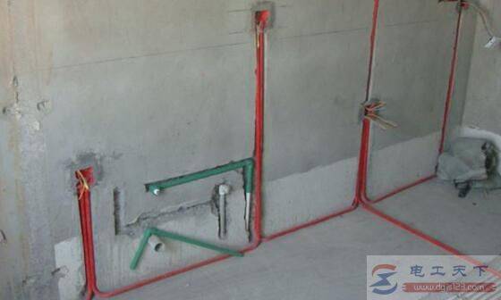 接地线的用法:新手经培训后,方可进行接地线操作