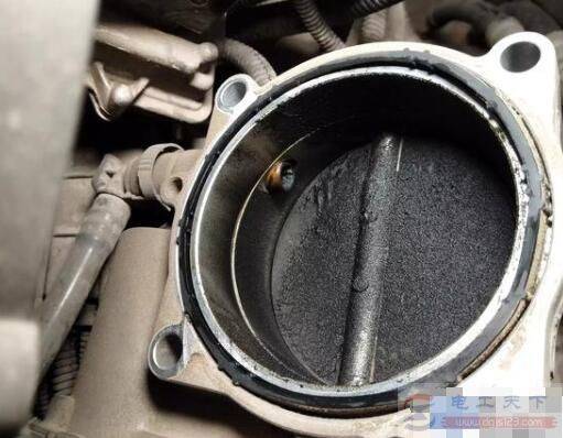 汽车行驶四万公里要清洁节气门积碳吗?