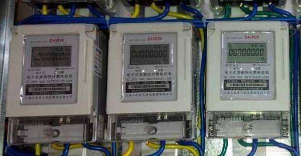 预付费电表跳闸交费后,一直不来电怎么办