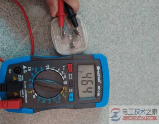 万用表怎么测电阻,万用表测电阻三步搞定(图文)