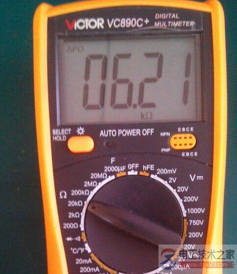万用表怎么测量电压,万用表测量电压的方法图解