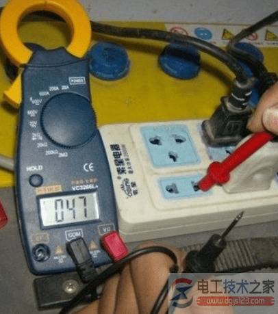 用表怎么测零线火线与地线?(图文)
