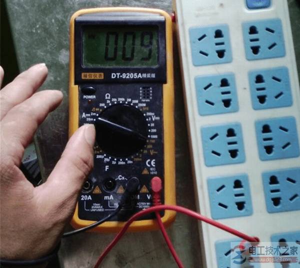 用表怎么测零线火线与地线?(图文)