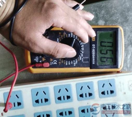 用表怎么测零线火线与地线?(图文)