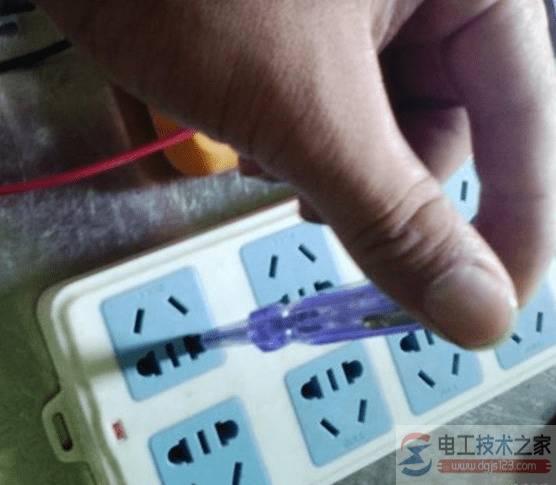 用表怎么测零线火线与地线?(图文)