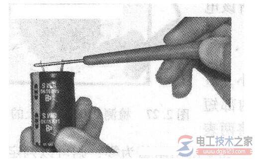 如何使用万用表检测电容?