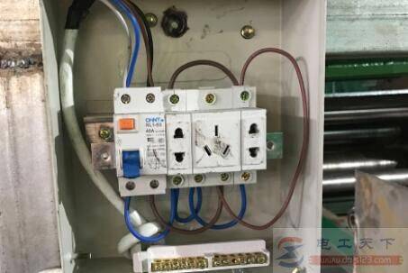 室内漏保不跳闸而室外总闸一直跳什么原因?