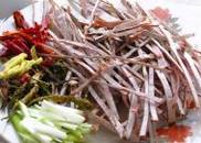 辣椒干煸干鱿鱼丝