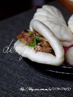 荷叶饼夹孜然羊肉 荷叶饼夹孜然羊肉