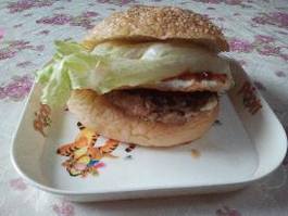 美味营养的学生早餐-猪肉汉堡 美味营养的学生早餐-猪肉汉堡