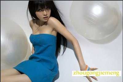 梦见风骚女子 风情女人