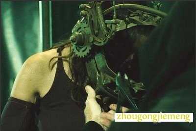 梦见颧骨或下颚断裂