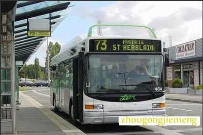 梦见坐汽车 坐公共汽车