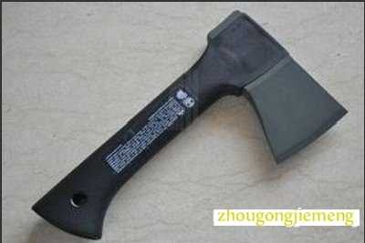 梦见短柄小斧头