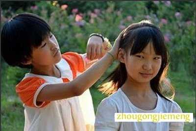 梦见给别人梳头