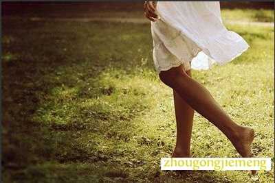 梦见赤脚走路