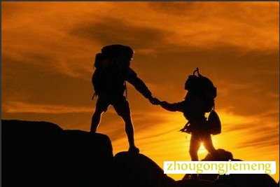 梦见辛苦爬上高山