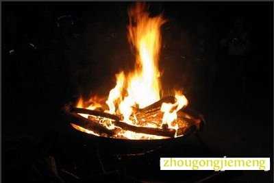 梦见登高遥望远处的火焰