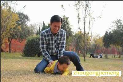 梦见欺负小孩子