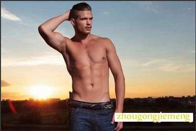 梦见自己没穿衣服