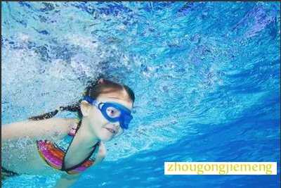 梦见游泳呛水